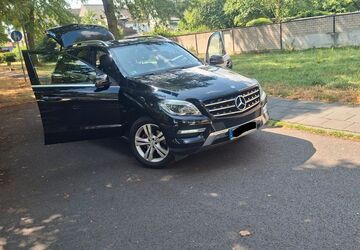 Mercedes-Benz ML 350 242.164 km 12.200 &euro; Köln 51103