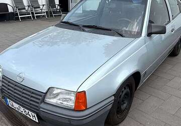 Opel Kadett 110.101 km 3.980 &euro; Hürth-Efferen bei Köln (Rewe-Tankstelle) 50354