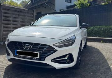 Hyundai i30 86.800 km 13.500 &euro; Köln 50931