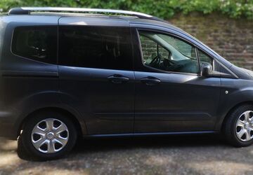 Ford Tourneo Courier 125.284 km 7.100 &euro; Köln 50937