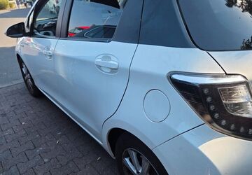 Toyota Yaris 125.571 km 11.000 &euro; Leverkusen 51373