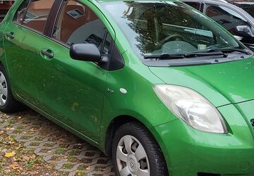 Toyota Yaris 254.000 km 2.590 &euro; Köln 51063