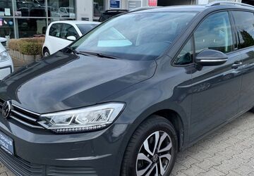 VW Touran 147.227 km 17.475 &euro; Wipperfürth 51688