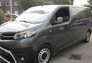 Toyota Proace City 93.200 km 10.490 &euro; Köln 51105
