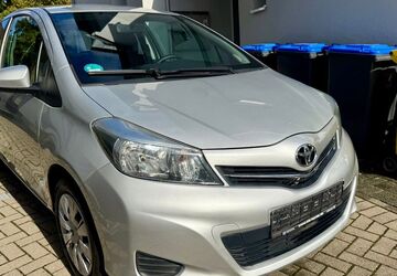 Toyota Yaris 131.000 km 4.990 &euro; Köln 51105