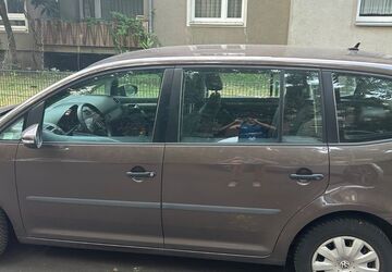 VW Touran 233.000 km 2.500 &euro; Köln 50735