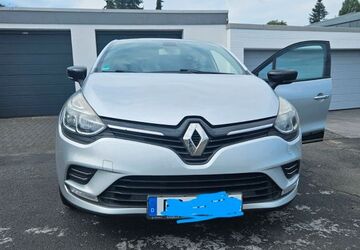 Renault Clio 81.000 km 7.700 &euro; Remscheid 42897