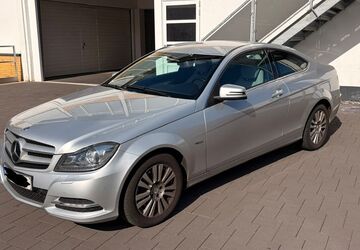 Mercedes-Benz C 250 84.000 km 14.440 &euro; Köln 50668
