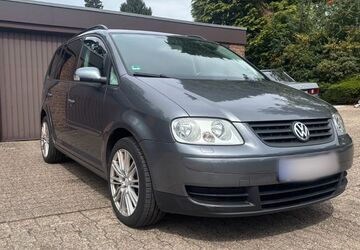 VW Touran 146.000 km 4.950 &euro; Solingen 42653