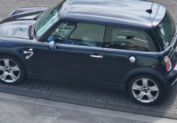 Mini ONE 162.000 km 2.678 &euro; Köln 50939