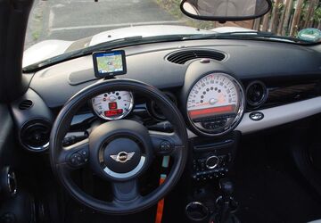 Mini Cooper Cabrio 92.000 km 9.990 &euro; köln 50767