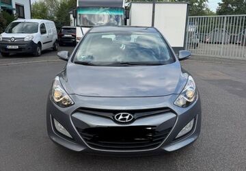 Hyundai i30 98.000 km 7.400 &euro; Köln 51149