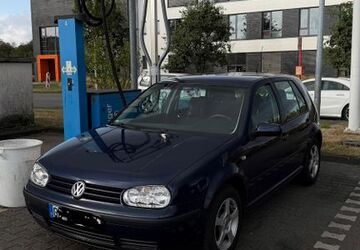 VW Golf 169.000 km 4.900 &euro; Köln 51107