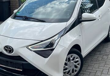 Toyota Aygo (X) 135.600 km 6.900 &euro; Bergisch Gladbach 51469