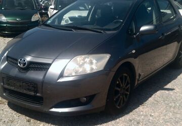 Toyota Auris 147.000 km 3.999 &euro; Bonn 53227
