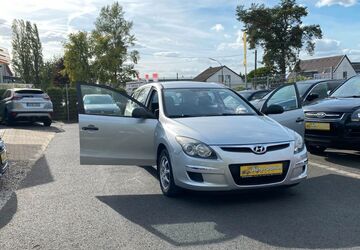 Hyundai i30 98.000 km 3.800 &euro; Bonn 53227