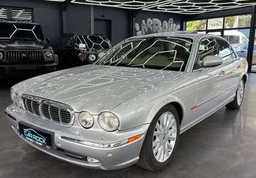 Jaguar XJ8 109.896 km 22.999 &euro; Hilden 40721