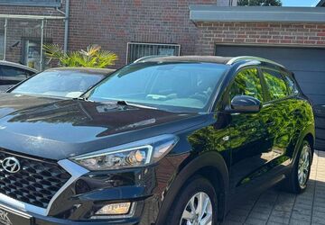 Hyundai TUCSON 164.000 km 13.999 &euro; Solingen 42651