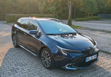 Toyota Corolla 110.000 km 19.800 &euro; Niederkassel 53859