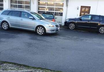 Toyota Avensis 314.000 km 1.700 &euro; Overath 51491