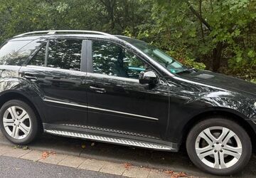 Mercedes-Benz ML 320 212.000 km 8.400 &euro; Bonn 53175