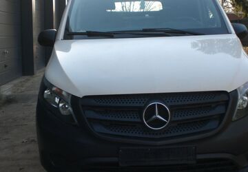 Mercedes-Benz Vito 215.300 km 8.800 &euro; Köln 50735