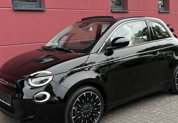 Fiat 500e 38.061 km 22.600 &euro; Brühl 50321