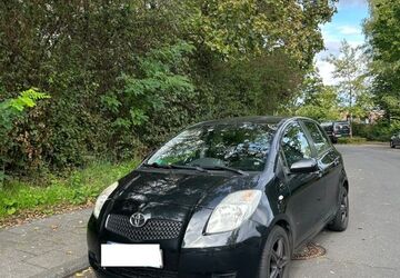 Toyota Yaris 90.538 km 4.700 &euro; Bonn 53123