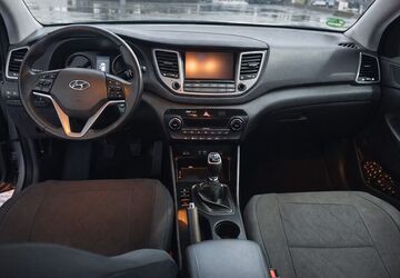 Hyundai TUCSON 88.000 km 13.400 &euro; Solingen 42697