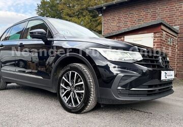 VW Tiguan 202.319 km 17.990 &euro; Haan 42781