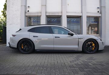 Porsche Taycan 80.000 km 79.900 &euro; Hürth (bei Köln) 50354