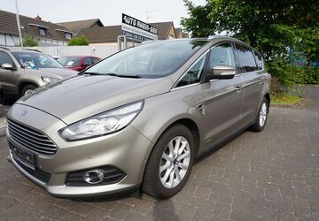 Ford S-Max 207.000 km 9.890 &euro; Troisdorf 53840