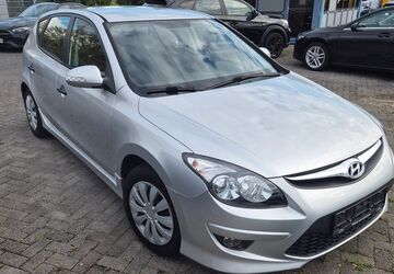 Hyundai i30 126.000 km 5.350 &euro; Wesseling 50389