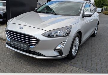 Ford Focus 27.099 km 15.885 &euro; Leverkusen 51373