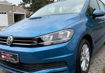 VW Touran 102.834 km 12.975 &euro; Troisdorf 53842
