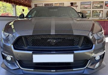 Ford Mustang 54.500 km 35.700 &euro; Leichlingen 42799