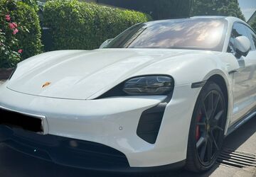 Porsche Taycan 14.884 km 92.100 &euro; Langenfeld 40764