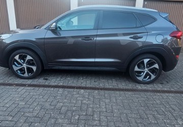 Hyundai TUCSON 122.000 km 16.000 &euro; Köln 50997