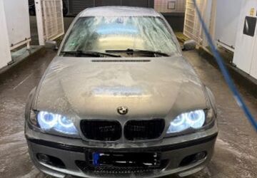 BMW 318 212.000 km 3.300 &euro; Hückeswagen 42499