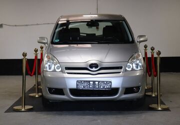 Toyota Corolla Verso 123.000 km 4.900 &euro; Bornheim 53332