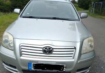 Toyota Avensis 308.000 km 2.599 &euro; Siegburg 53721
