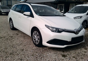 Toyota Auris 147.000 km 7.299 &euro; Bonn 53227