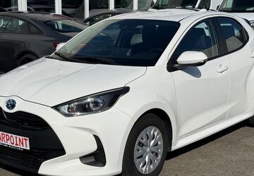 Toyota Yaris 32.887 km 15.950 &euro; Brühl 50321