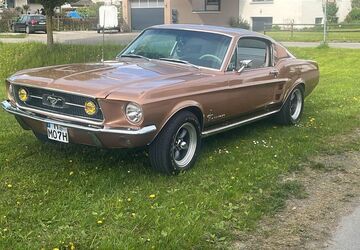 Ford Mustang 23.731 km 73.900 &euro; Brühl 50321