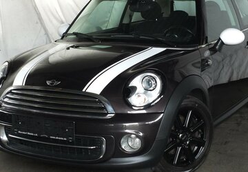 Mini Cooper PANORAMA NAVI XENON LEDER PDC BLUETOOTH 136.851 km 8.608 &euro; Köln 50858