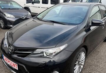 Toyota Auris 150.000 km 9.950 &euro; Brühl 50321