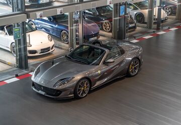 Ferrari 812 10.650 km 489.000 &euro; Köln 50829