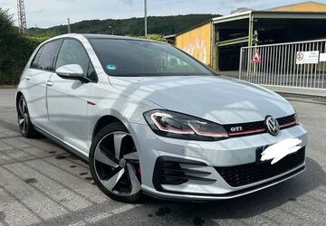 VW Golf 112.000 km 17.799 &euro; Solingen 42651