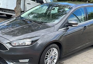 Ford Focus 129.000 km 6.590 &euro; koeln 51105