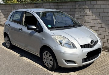 Toyota Yaris 128.000 km 3.400 &euro; Hennef 53773